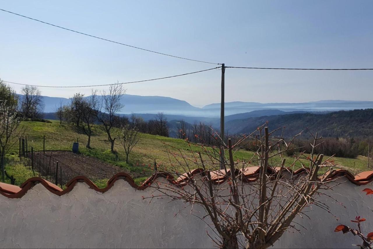 Apartment Mirella For 6 Persons Located In Central Istria Gradinje Экстерьер фото