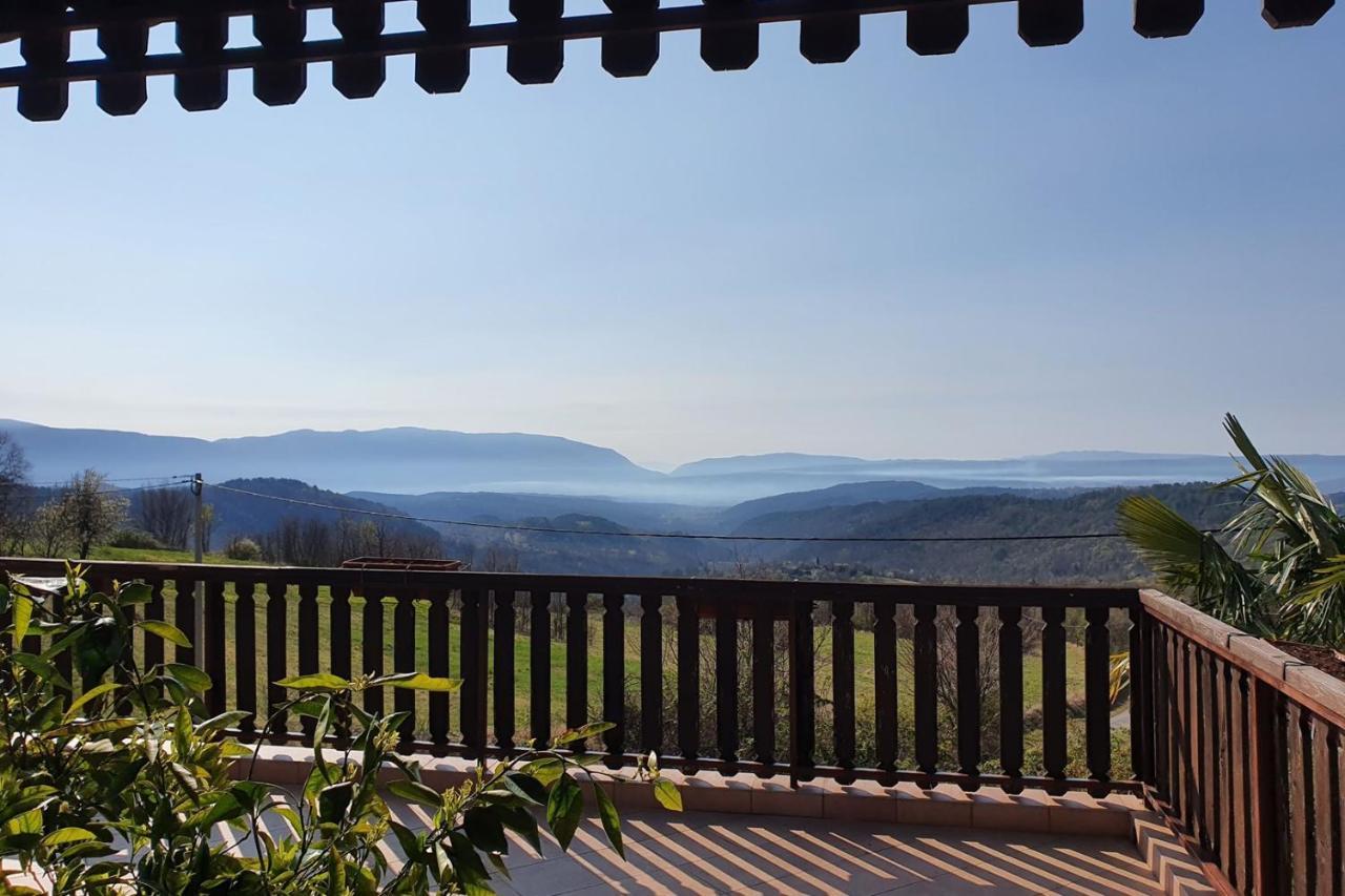 Apartment Mirella For 6 Persons Located In Central Istria Gradinje Экстерьер фото