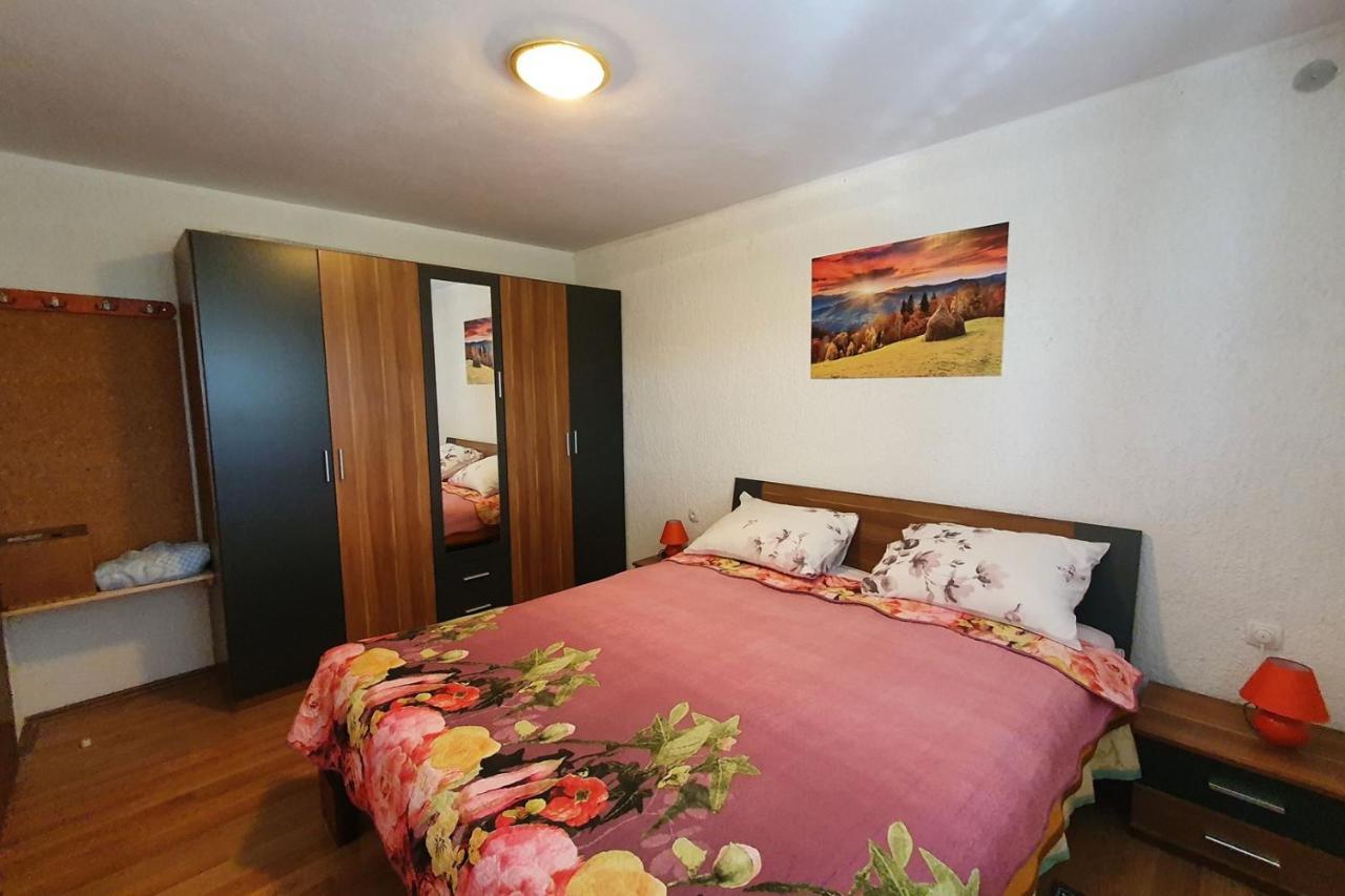 Apartment Mirella For 6 Persons Located In Central Istria Gradinje Экстерьер фото