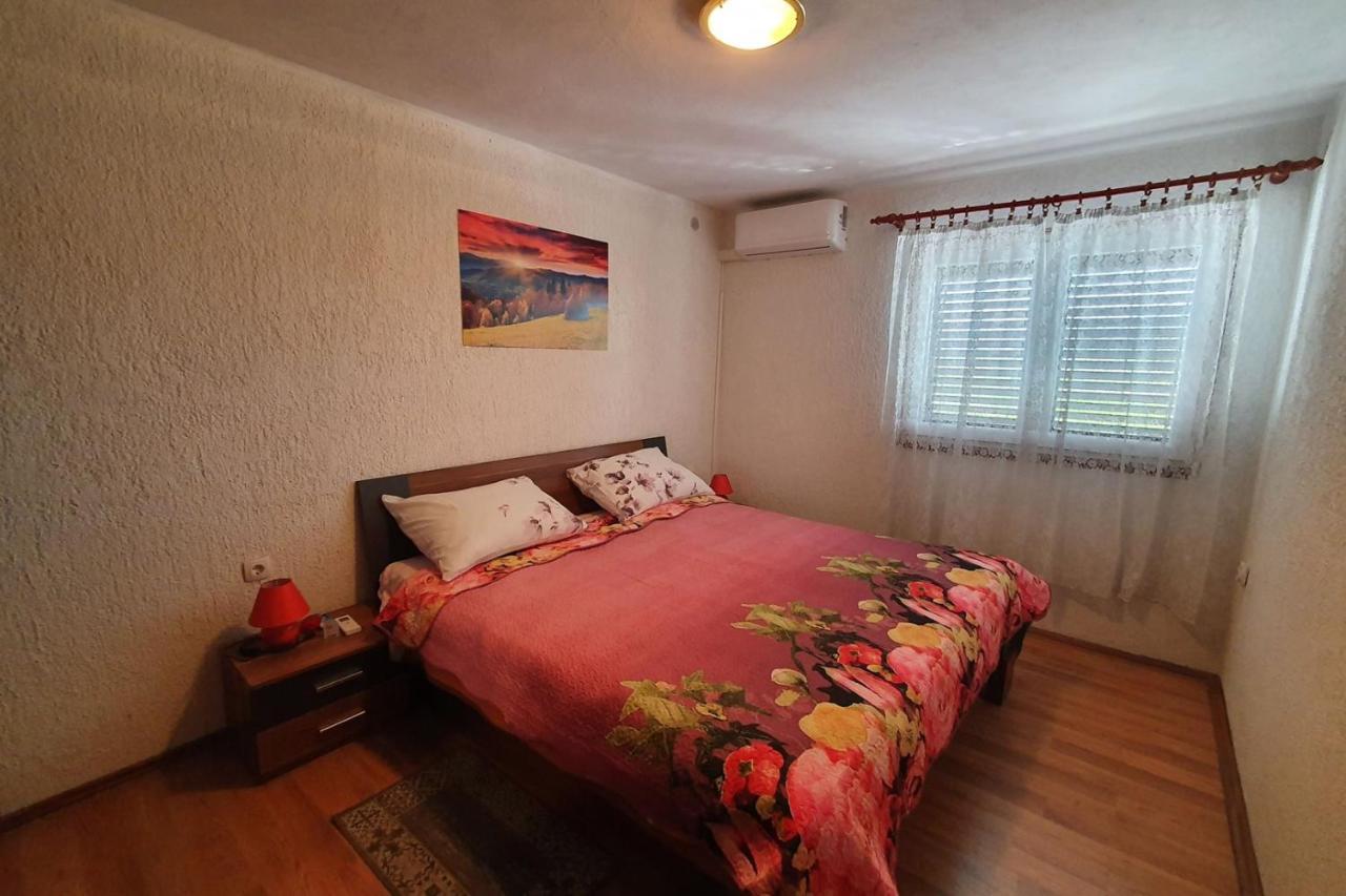 Apartment Mirella For 6 Persons Located In Central Istria Gradinje Экстерьер фото
